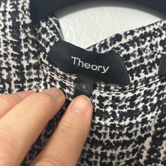 Theory Sleeveless Shirt in Silk Black and White Tweed Pattern   Size S - Picture 2 of 4